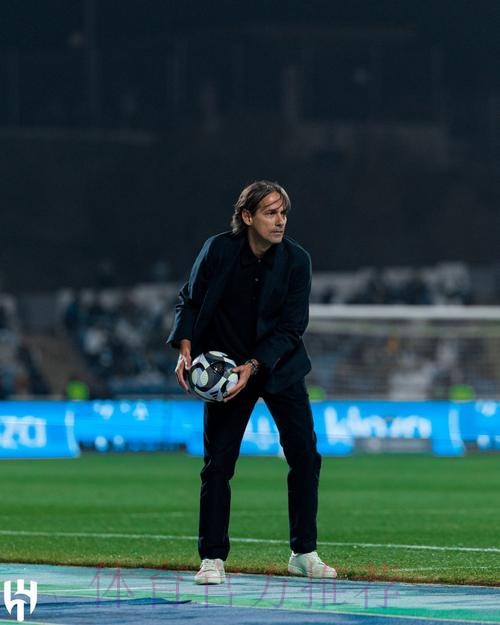 2-0!49岁国米功勋沙特重击C罗,率队开局12轮不败+9连胜抢走榜首 2-0!49岁国米功勋沙特重击C罗,率队开局12轮不败+9连胜抢走榜首